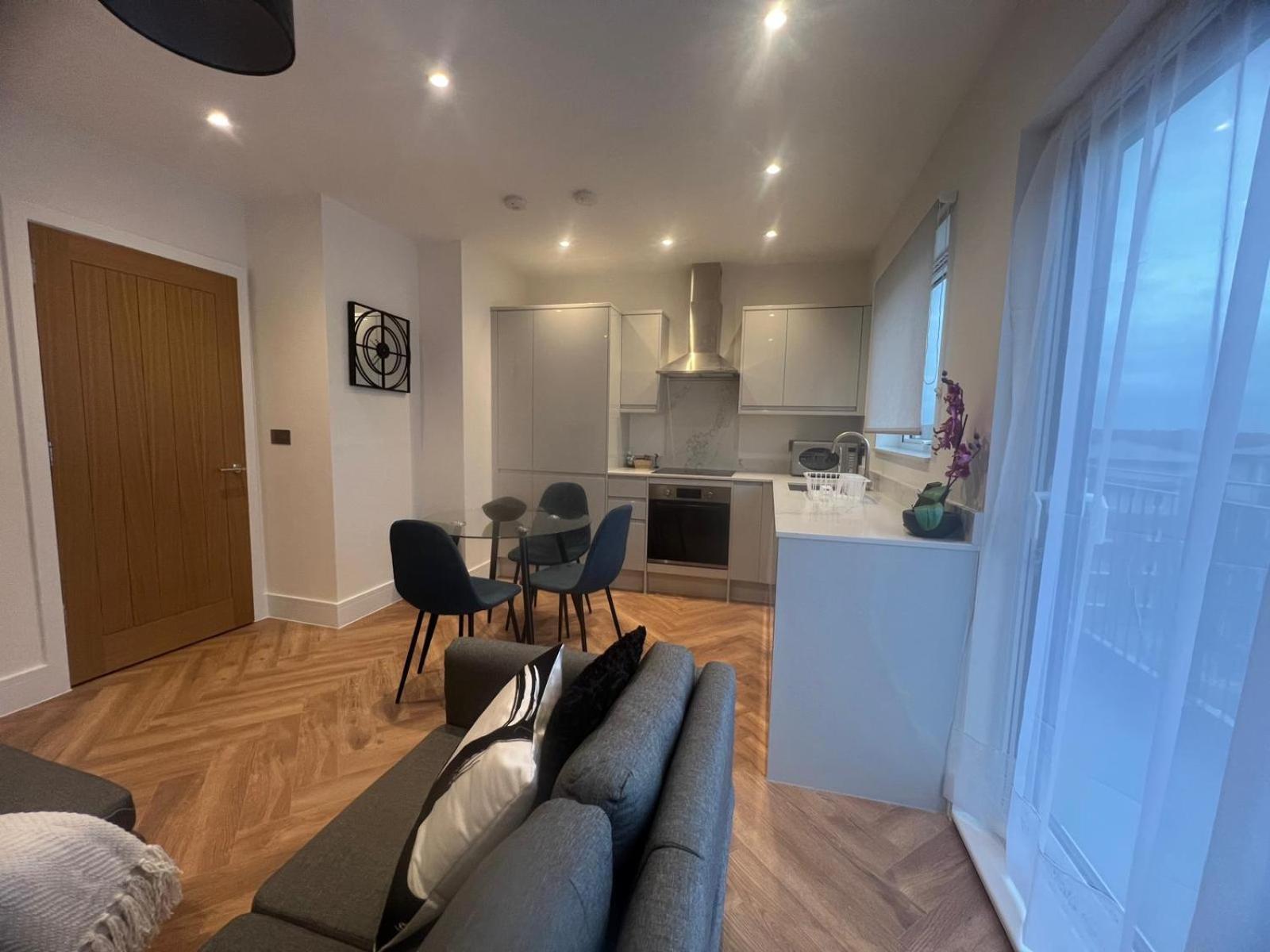 New 2 Bedroom Apartment Rickmansworth Town Centre Экстерьер фото
